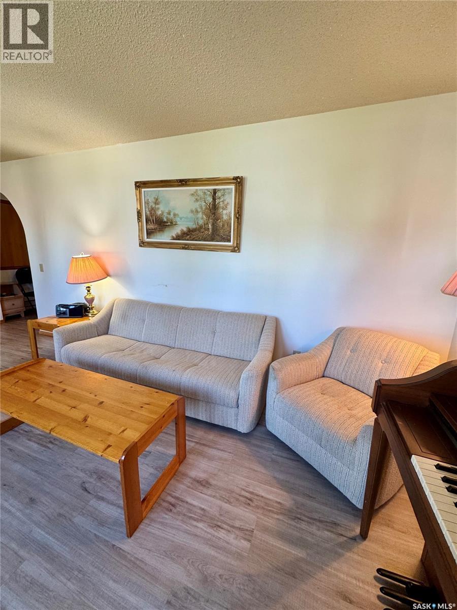 403 Churchill Street, Hudson Bay, Saskatchewan  S0E 0Y0 - Photo 25 - SK016224