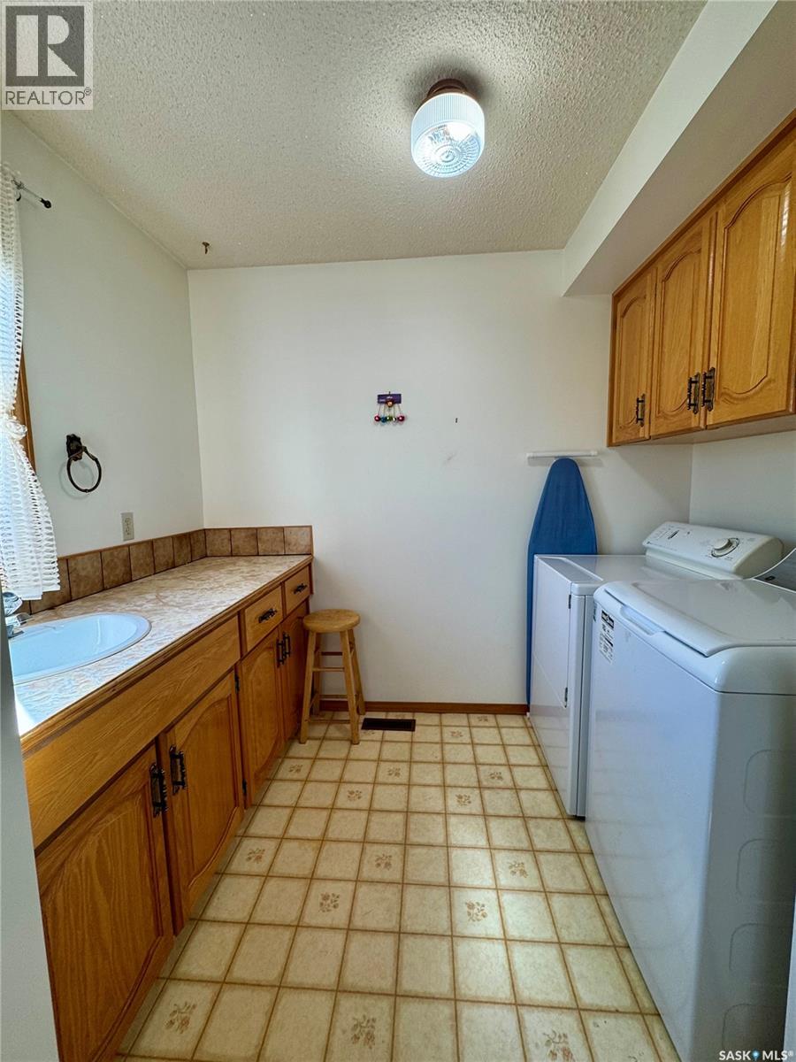 403 Churchill Street, Hudson Bay, Saskatchewan  S0E 0Y0 - Photo 18 - SK016224