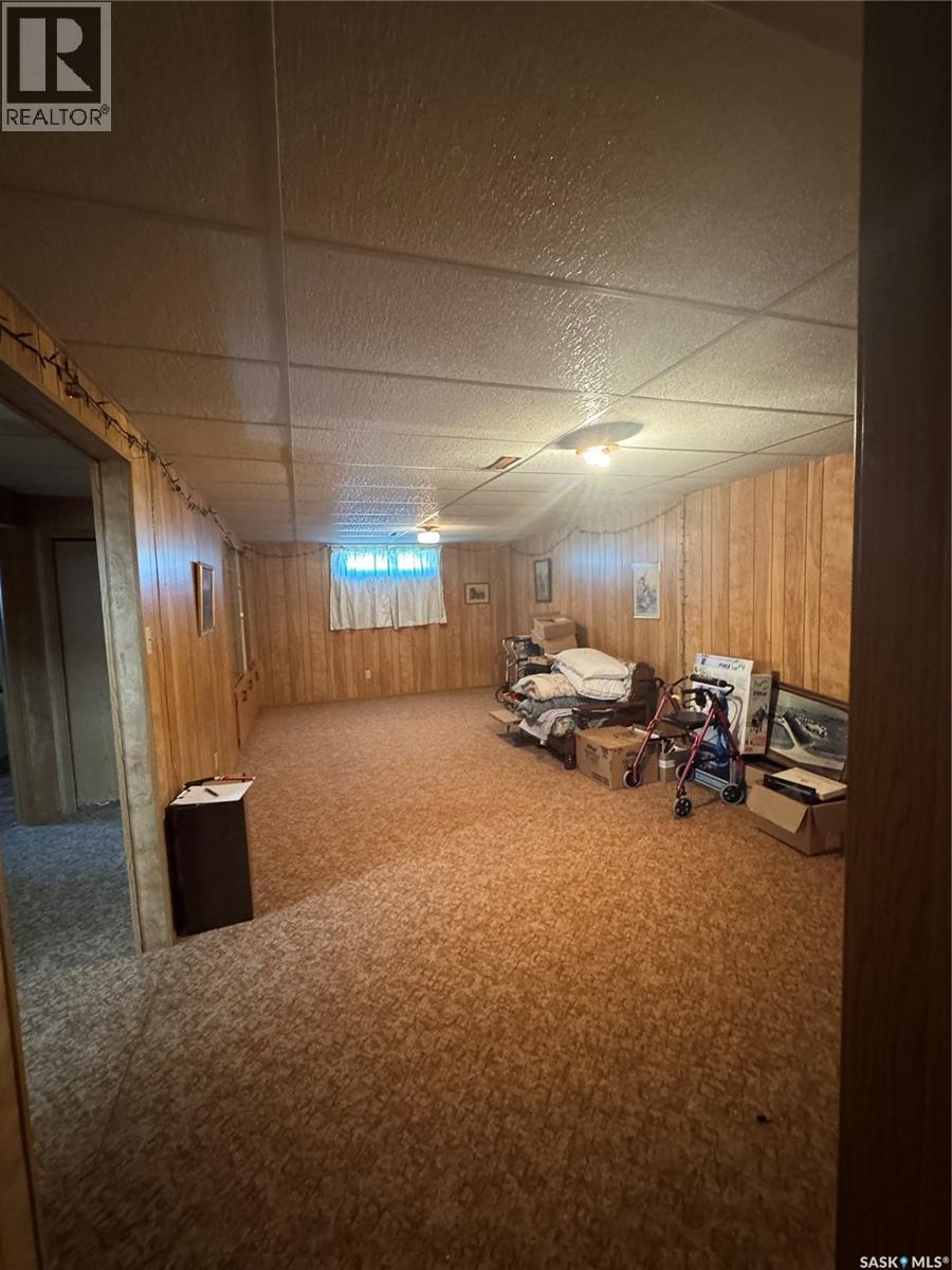403 Churchill Street, Hudson Bay, Saskatchewan  S0E 0Y0 - Photo 35 - SK016224