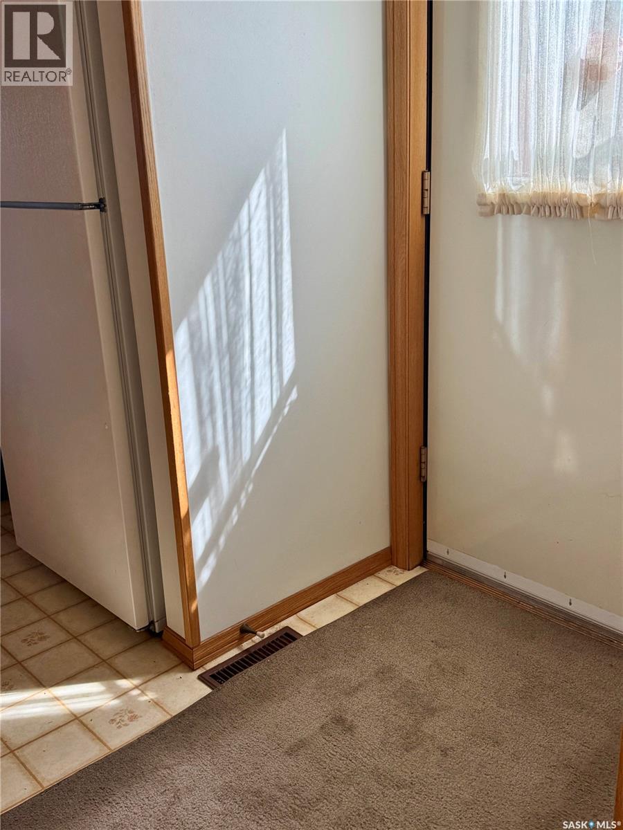 403 Churchill Street, Hudson Bay, Saskatchewan  S0E 0Y0 - Photo 12 - SK016224