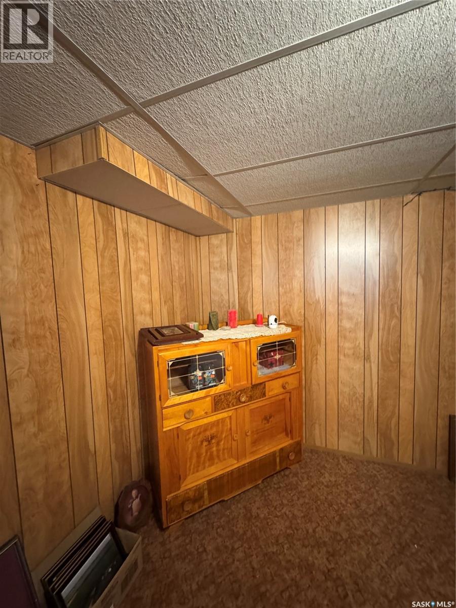 403 Churchill Street, Hudson Bay, Saskatchewan  S0E 0Y0 - Photo 38 - SK016224