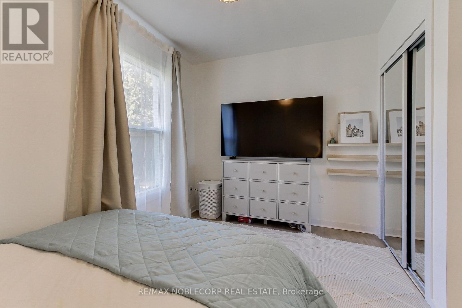 174 East 31st. Street, Hamilton, Ontario  L8V 3P5 - Photo 11 - X12431810