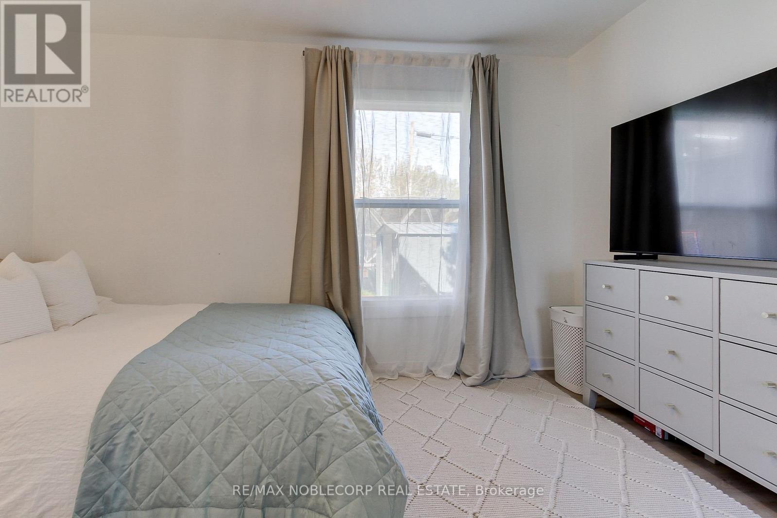 174 East 31st. Street, Hamilton, Ontario  L8V 3P5 - Photo 9 - X12431810