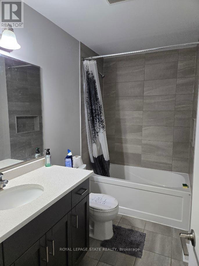 940 Robert Ferrie Drive, Kitchener, Ontario  N2R 0P9 - Photo 10 - X12431839
