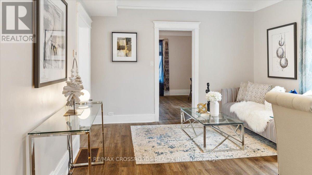 24 Catharine Street, Belleville, Ontario  K8P 1L2 - Photo 8 - X12431923