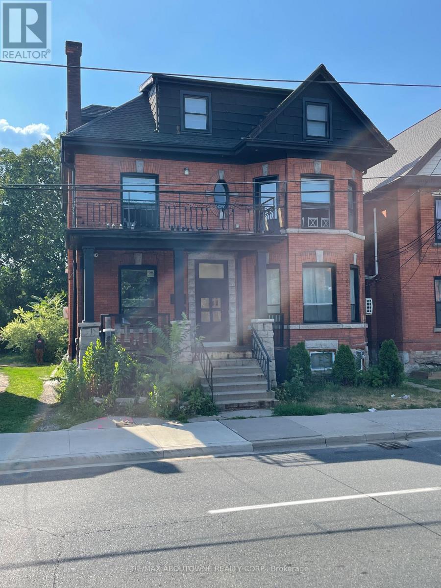 66 Wellington Street S, Hamilton, Ontario  L8N 2R1 - Photo 1 - X12431938