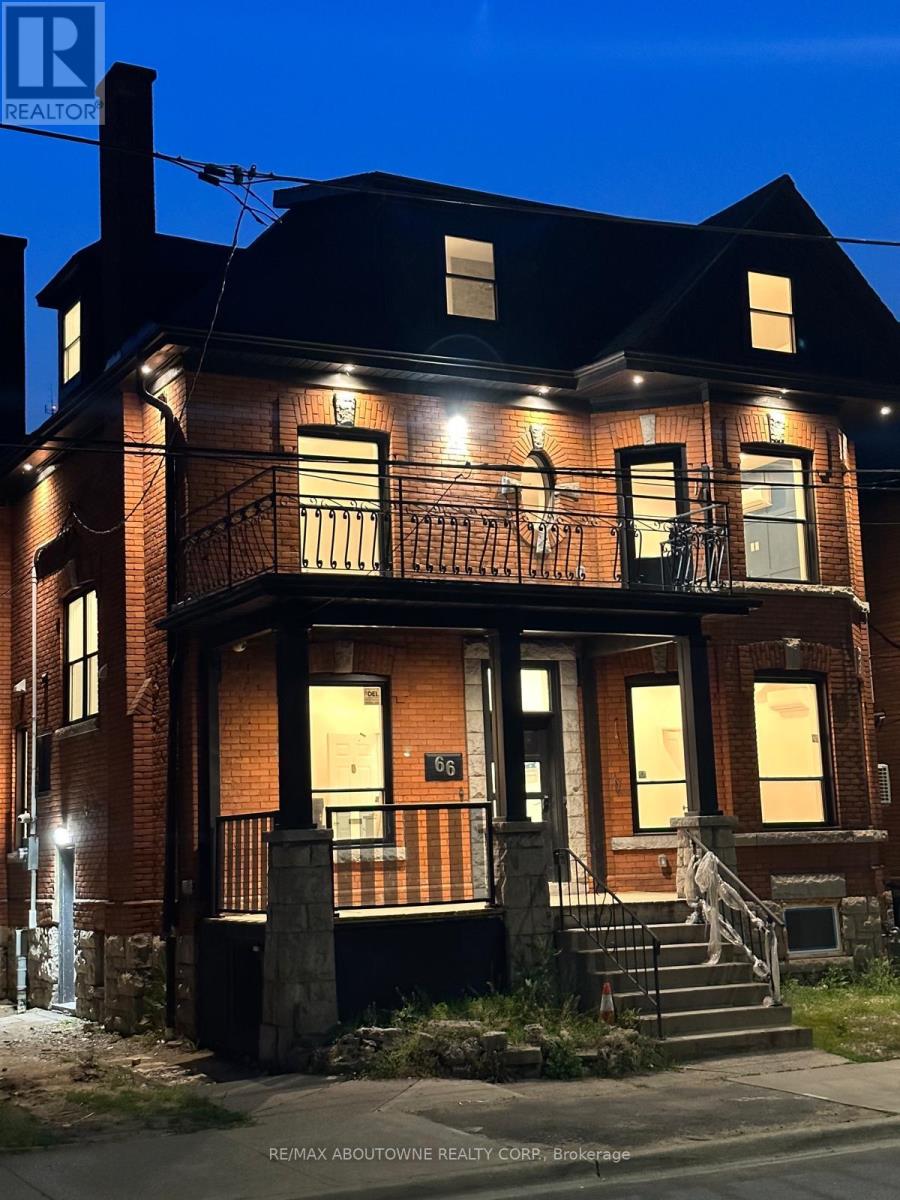 66 Wellington Street S, Hamilton, Ontario  L8N 2R1 - Photo 2 - X12431938