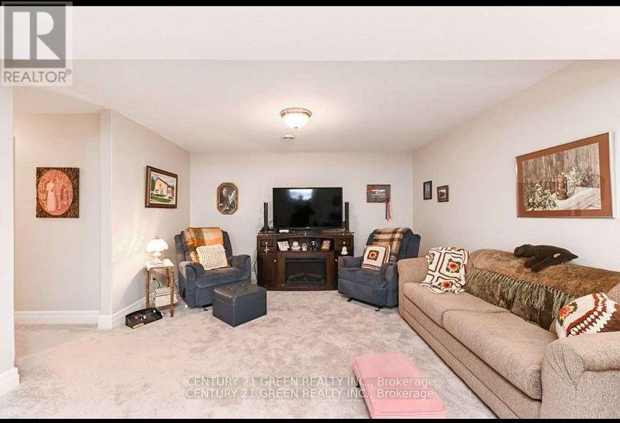 100 Spruce Gardens Court, Belleville, Ontario  K8N 0B5 - Photo 17 - X12431972
