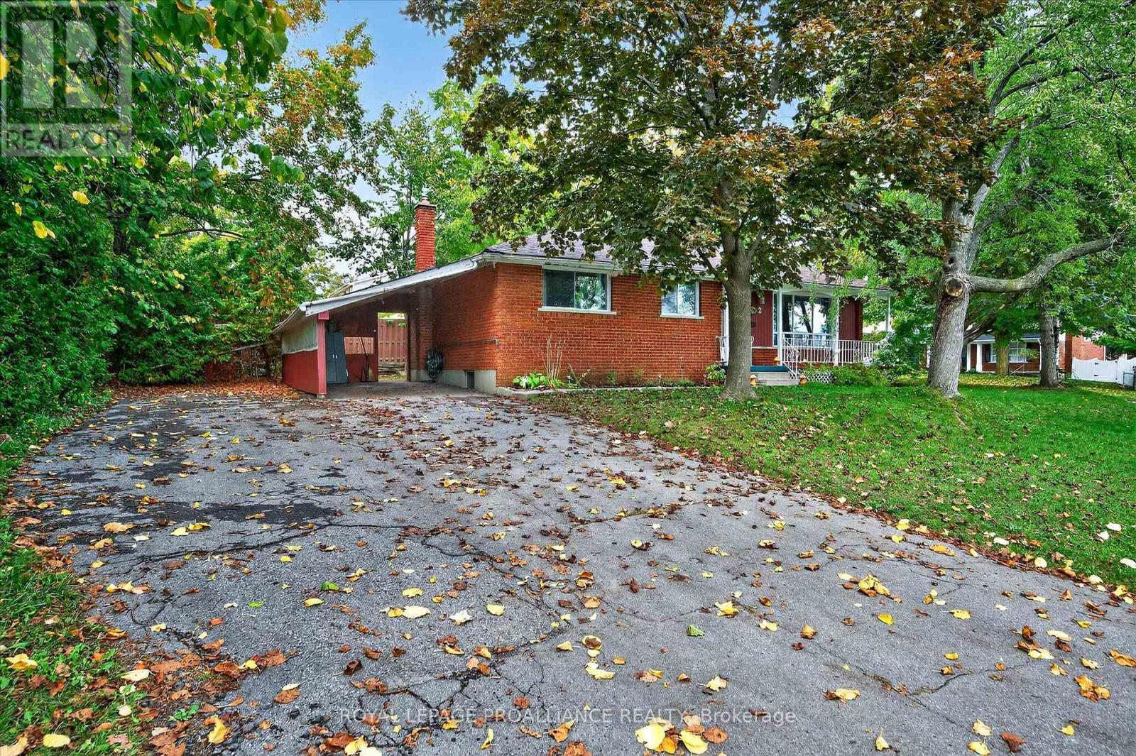 2 Seneca Road, Peterborough, Ontario  K9H 6T9 - Photo 2 - X12431992