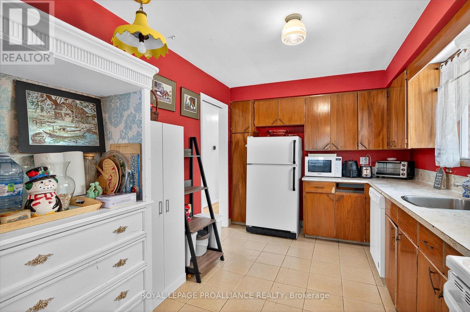 2 Seneca Road, Peterborough, Ontario  K9H 6T9 - Photo 41 - X12431992