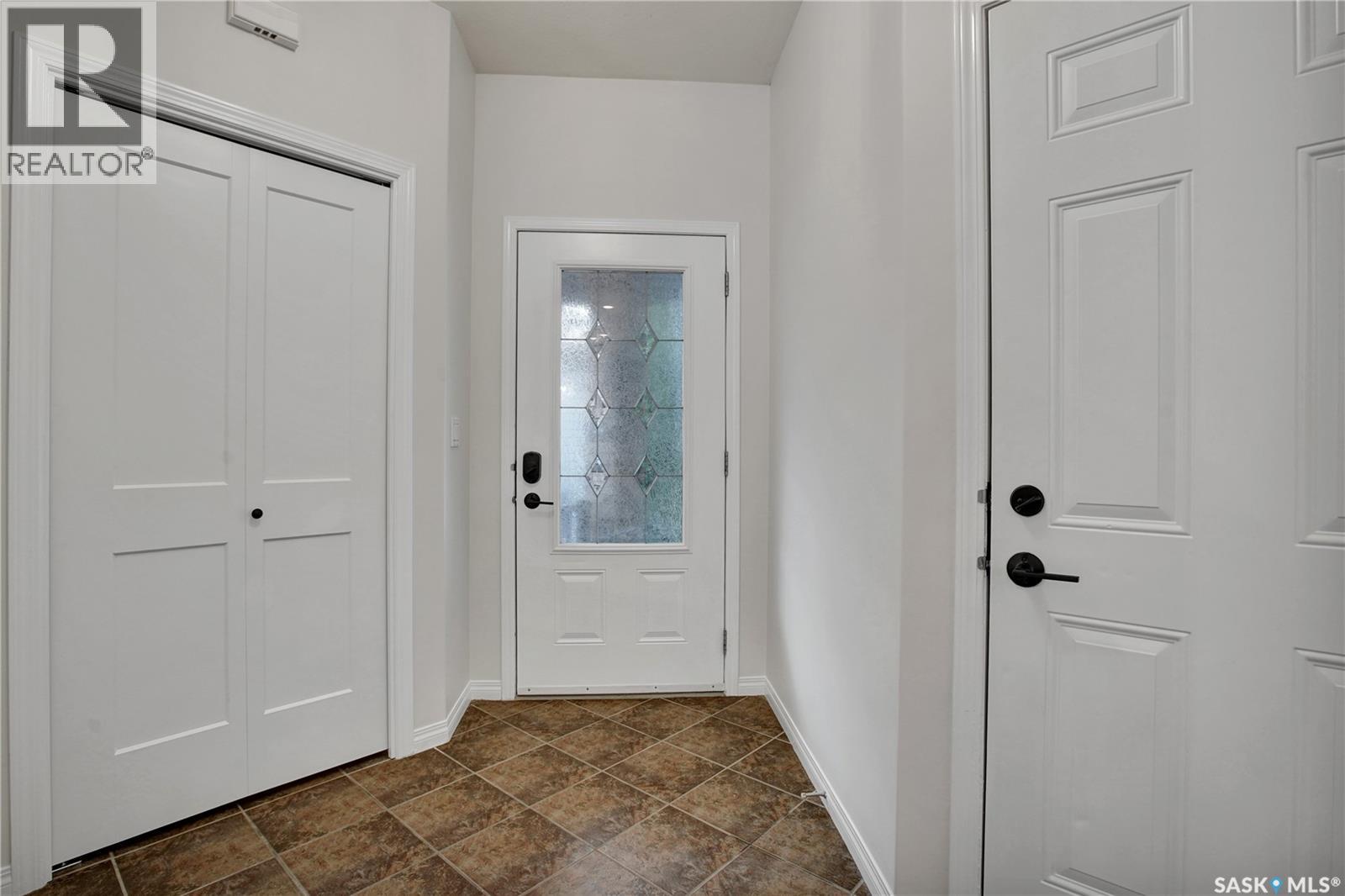 150 Ashworth Crescent, Saskatoon, Saskatchewan  S7T 0H8 - Photo 3 - SK019586