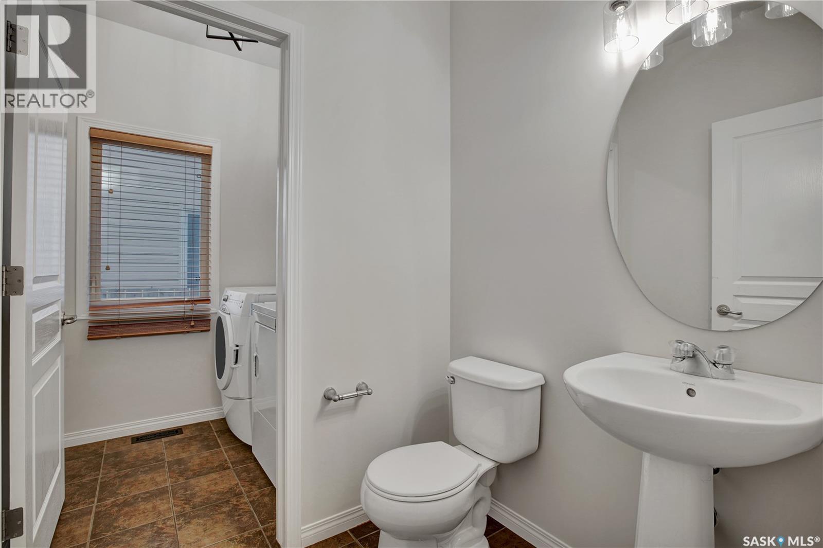 150 Ashworth Crescent, Saskatoon, Saskatchewan  S7T 0H8 - Photo 5 - SK019586