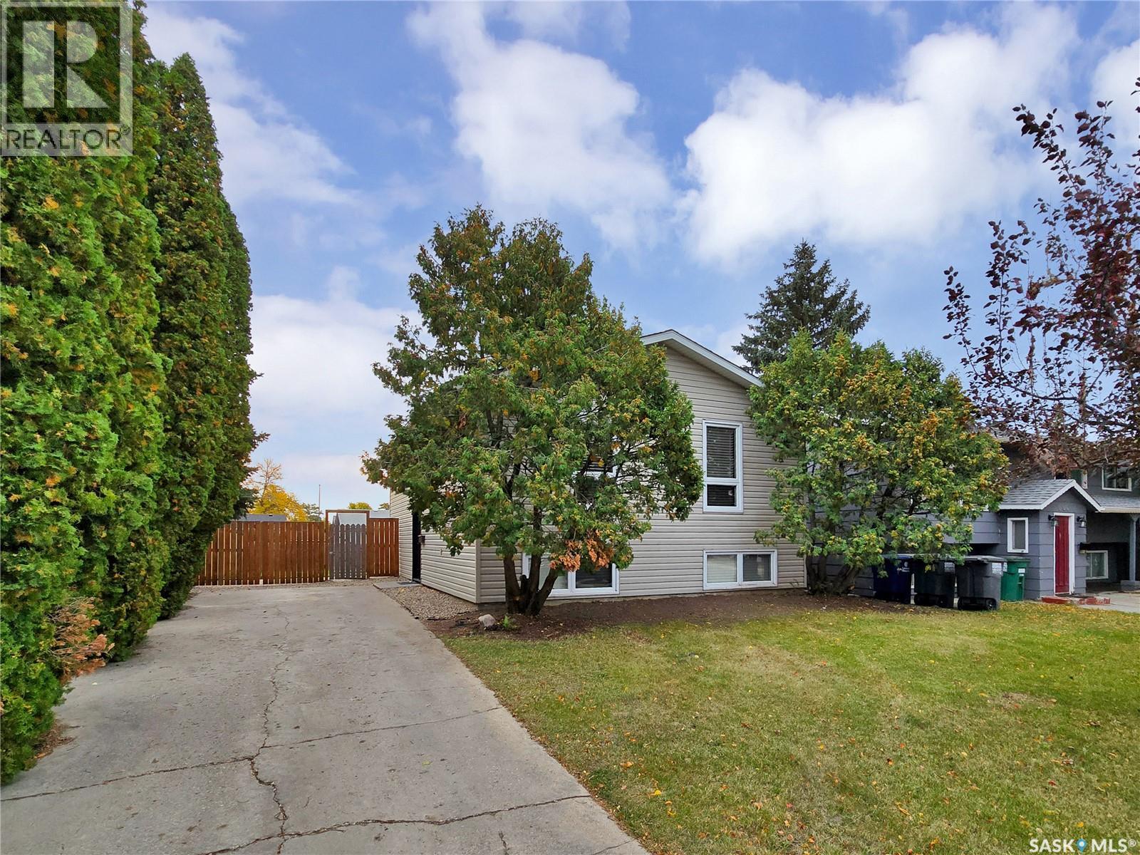 610 Guelph Crescent, Saskatoon, Saskatchewan  S7H 4R6 - Photo 1 - SK019585