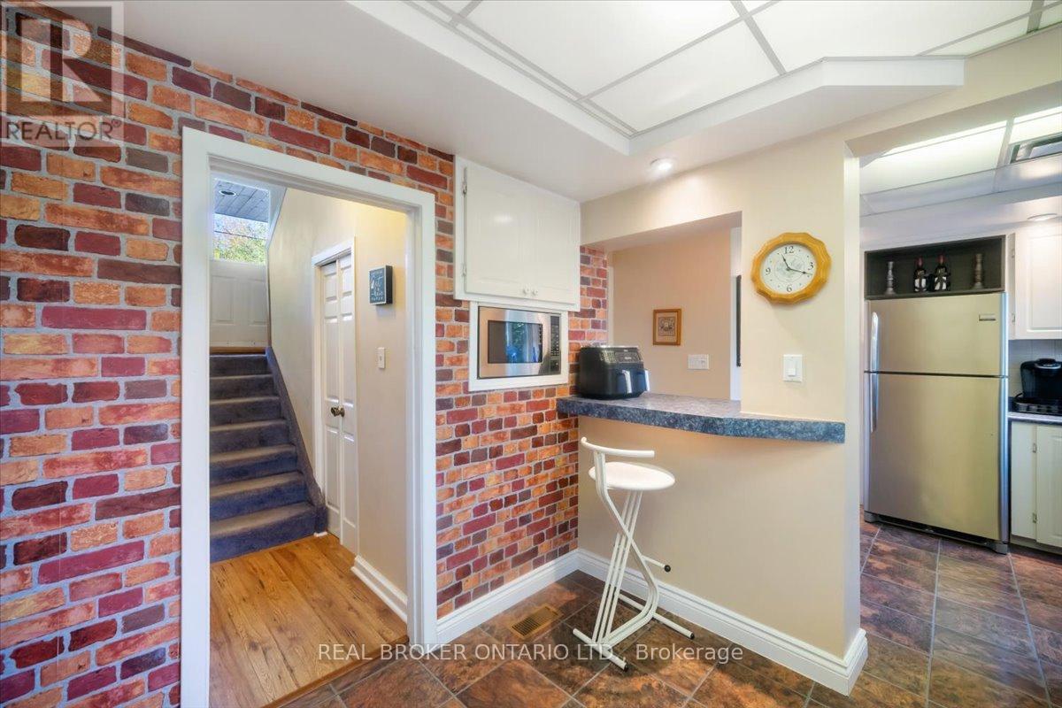 931 Bayview Avenue, Whitby, Ontario  L1N 1E2 - Photo 8 - E12412959