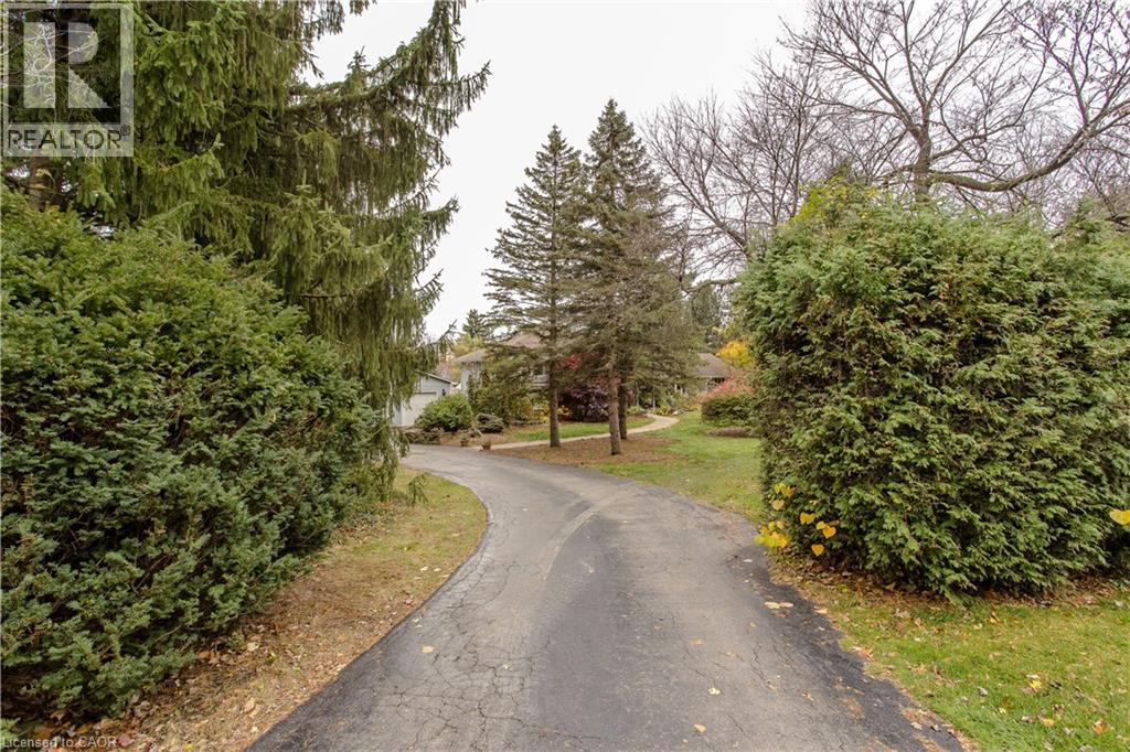 112 Hillcrest Avenue, Dundas, Ontario  L9H 4X3 - Photo 4 - 40773999