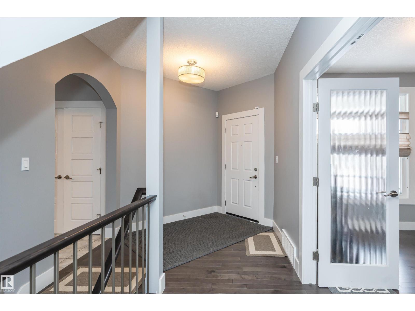 837 Hodgins Rd Nw, Edmonton, Alberta  T6M 0K8 - Photo 2 - E4459932