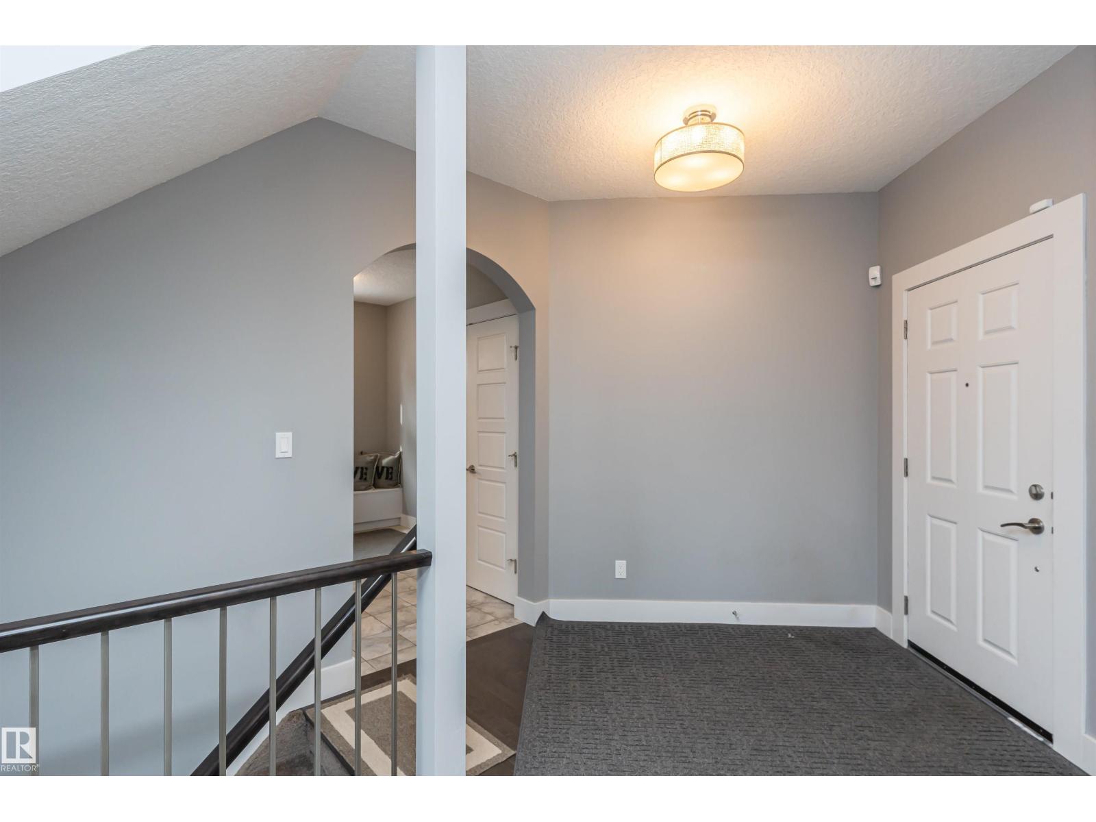 837 Hodgins Rd Nw, Edmonton, Alberta  T6M 0K8 - Photo 3 - E4459932