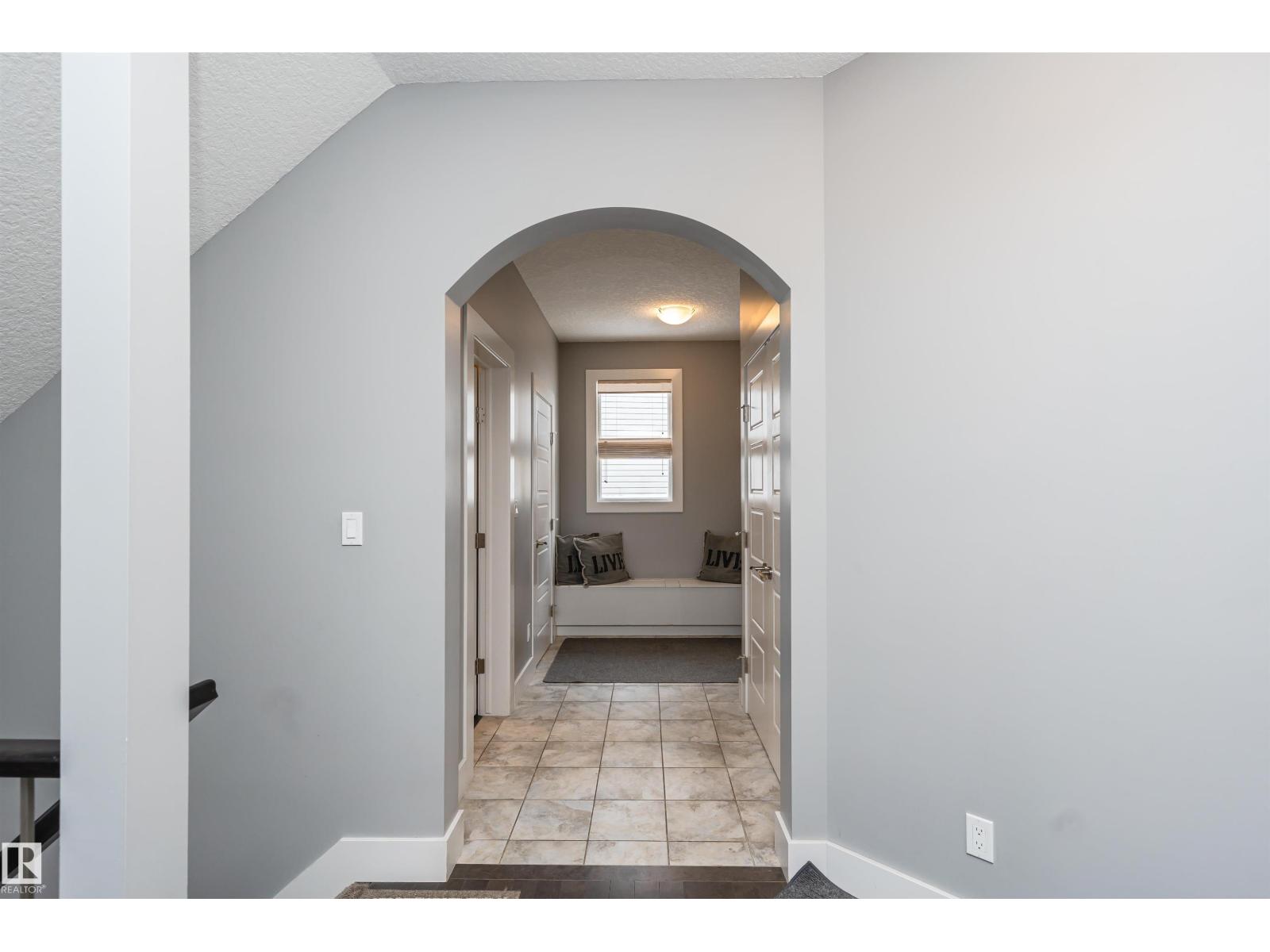 837 Hodgins Rd Nw, Edmonton, Alberta  T6M 0K8 - Photo 4 - E4459932