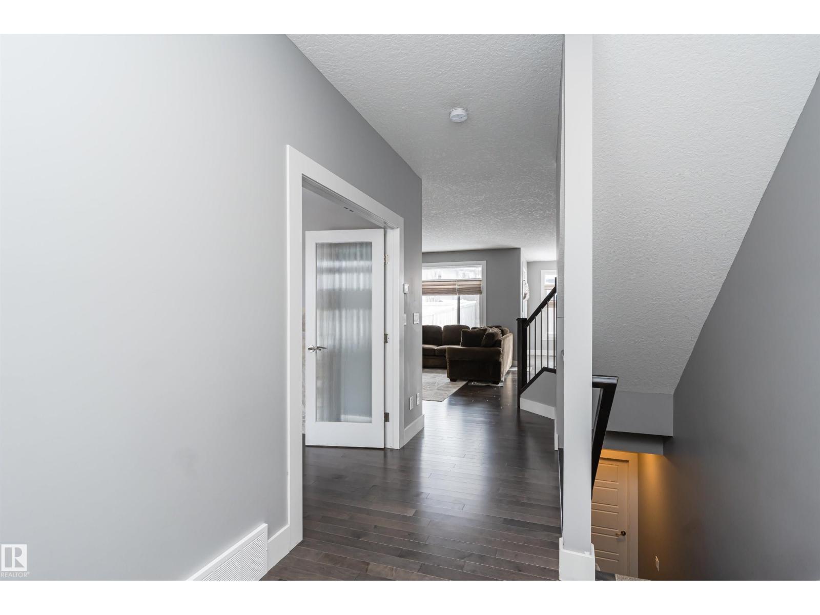 837 Hodgins Rd Nw, Edmonton, Alberta  T6M 0K8 - Photo 5 - E4459932