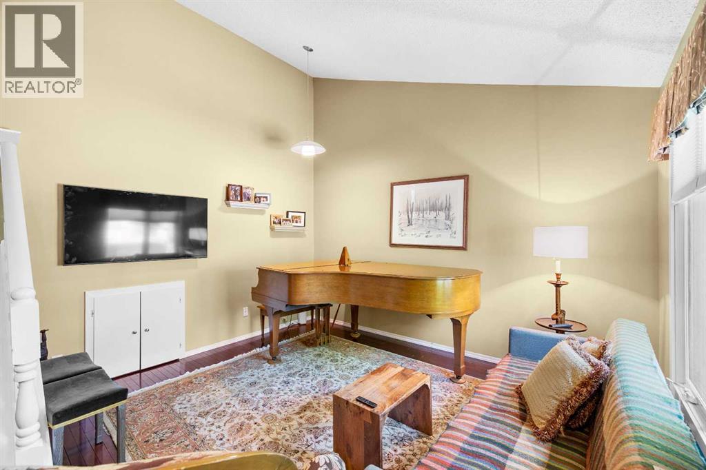 3843 Point Mckay Road Nw, Calgary, Alberta  T3B 4V7 - Photo 18 - A2248970