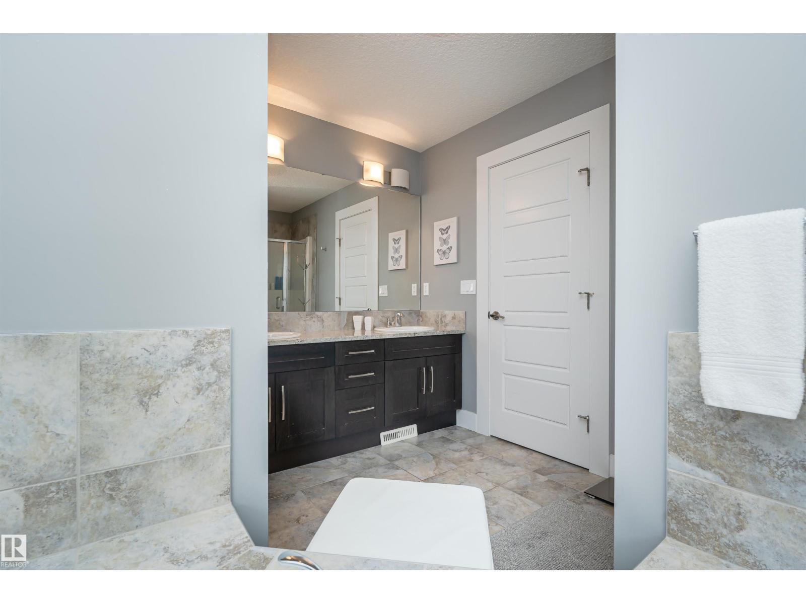 837 Hodgins Rd Nw, Edmonton, Alberta  T6M 0K8 - Photo 40 - E4459932