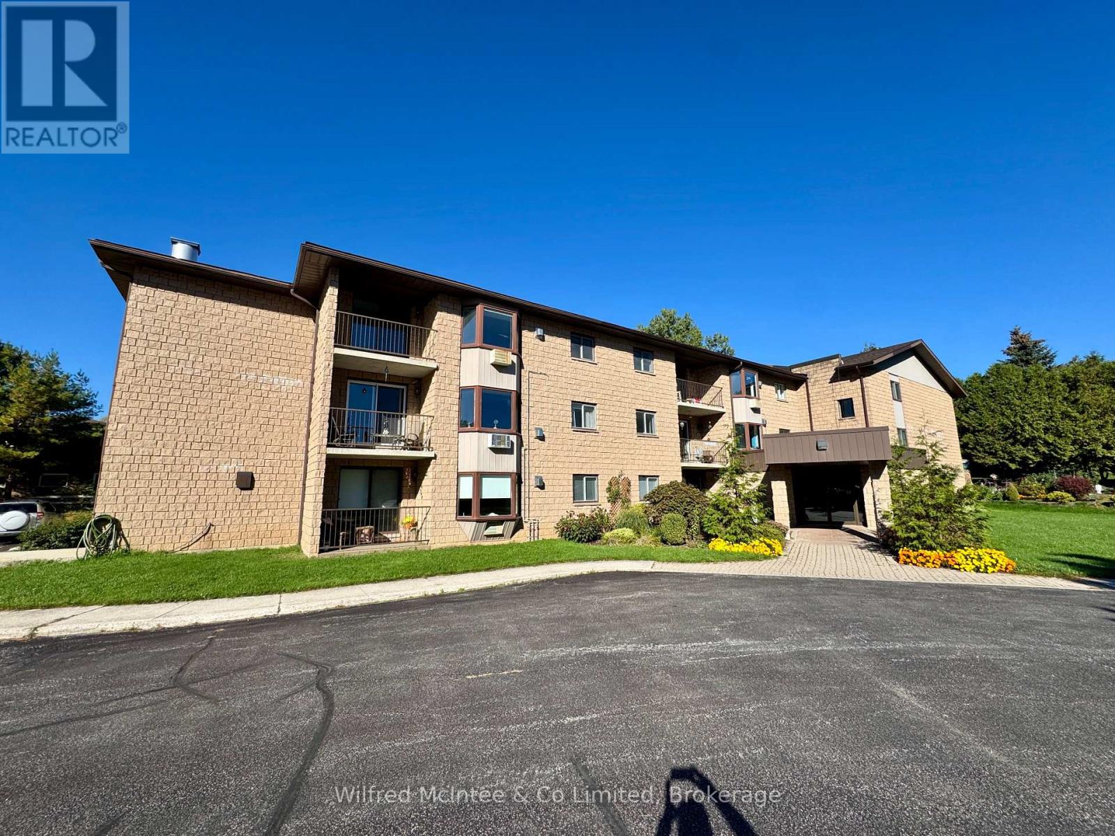 305 - 225 Hinks Street, Brockton, Ontario  N0G 2V0 - Photo 1 - X12432098