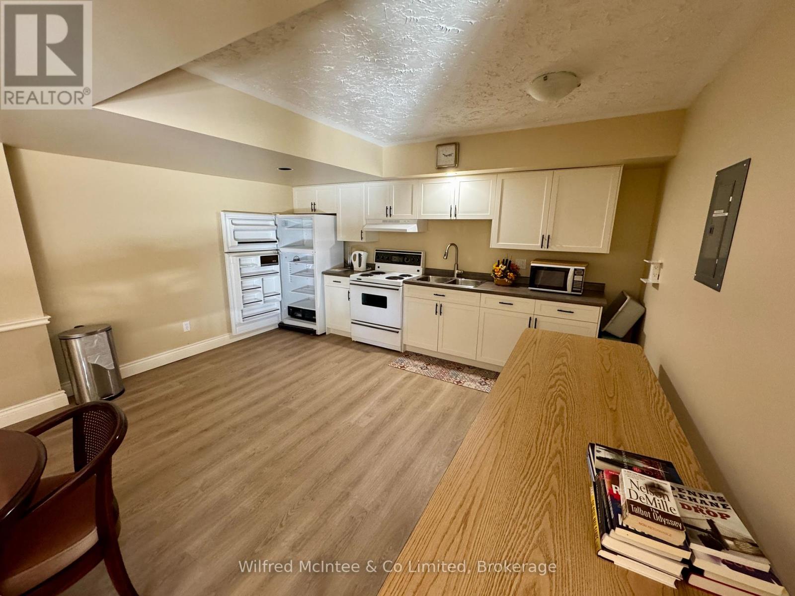 305 - 225 Hinks Street, Brockton, Ontario  N0G 2V0 - Photo 13 - X12432098
