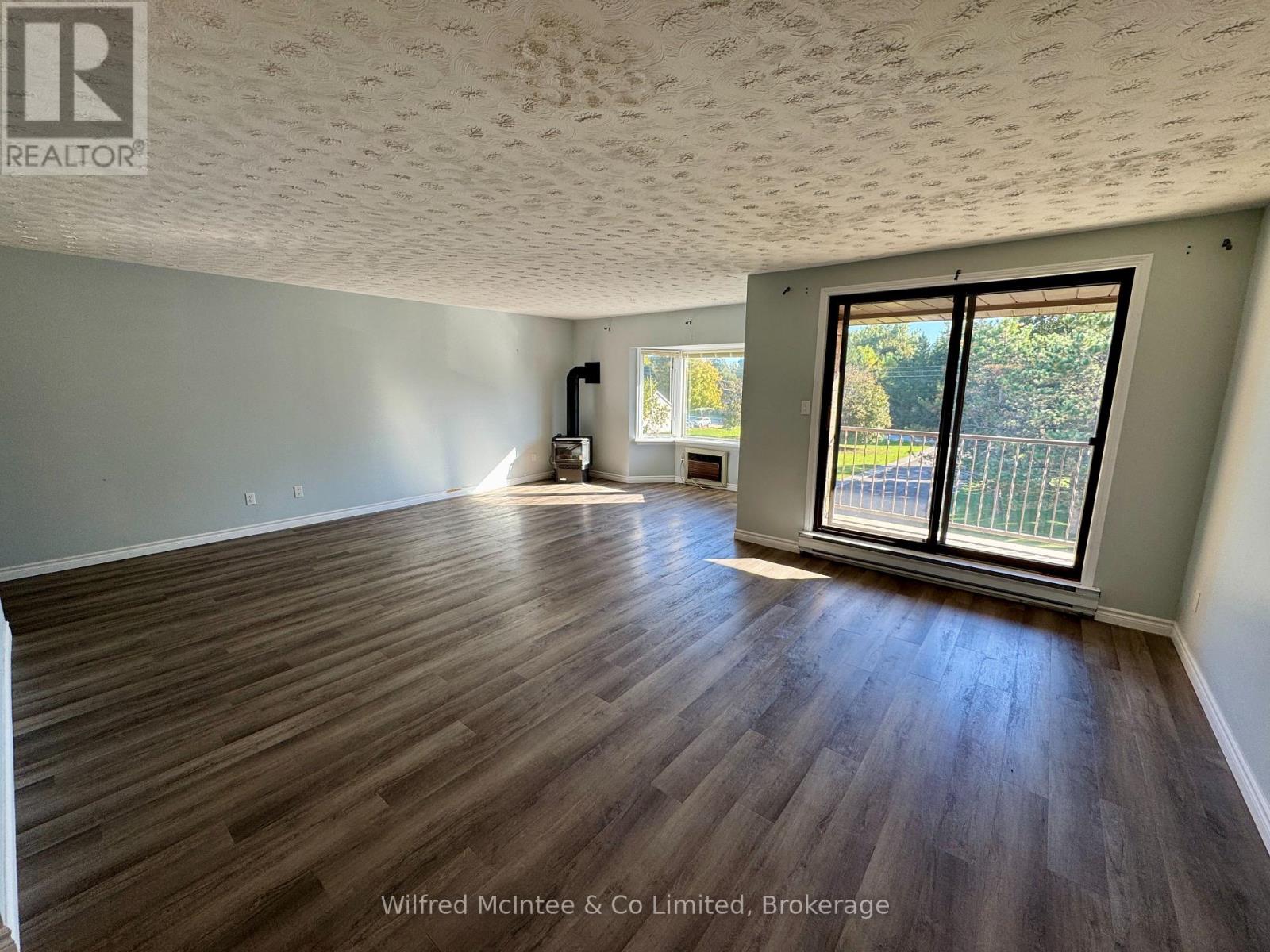 305 - 225 Hinks Street, Brockton, Ontario  N0G 2V0 - Photo 2 - X12432098