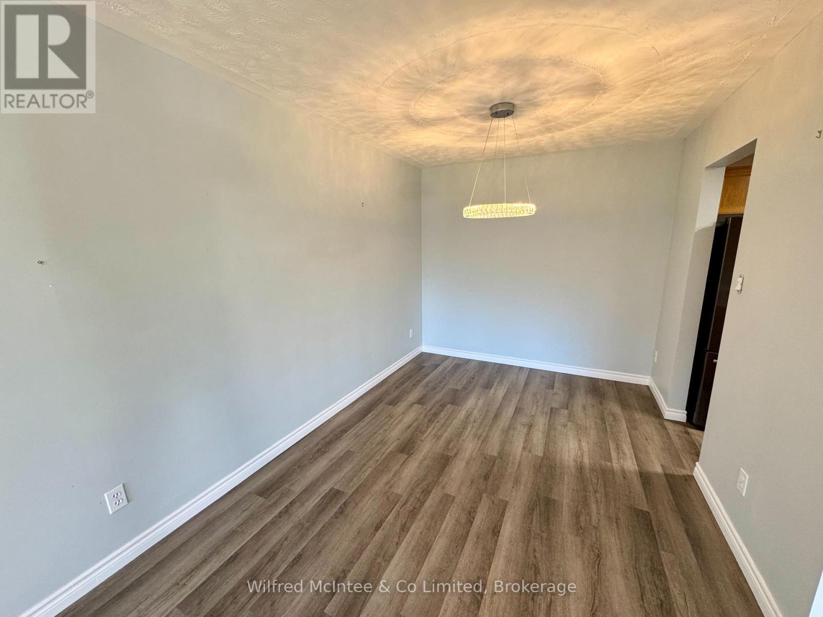 305 - 225 Hinks Street, Brockton, Ontario  N0G 2V0 - Photo 5 - X12432098