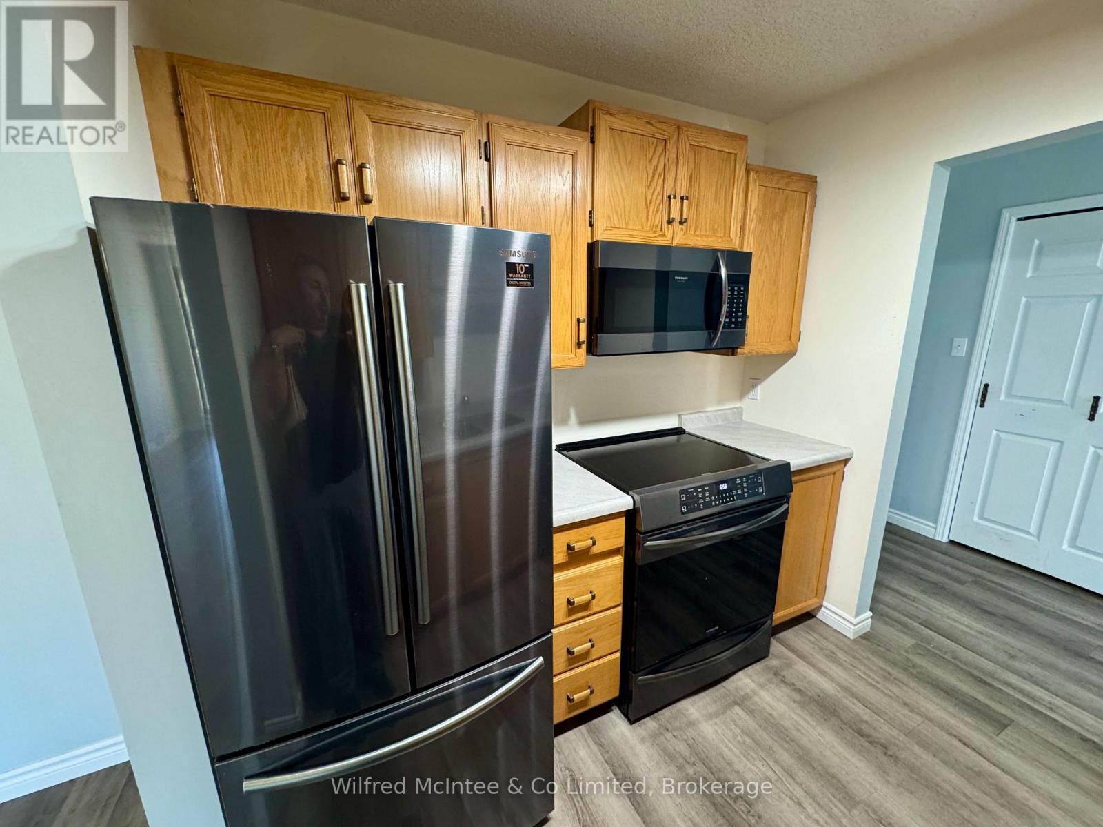 305 - 225 Hinks Street, Brockton, Ontario  N0G 2V0 - Photo 8 - X12432098