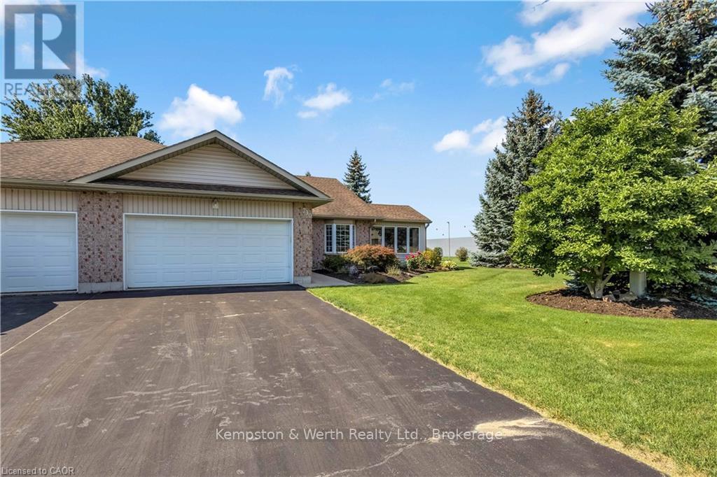 790 Lavery Street, North Perth, Ontario  N4W 3T4 - Photo 2 - X12432121