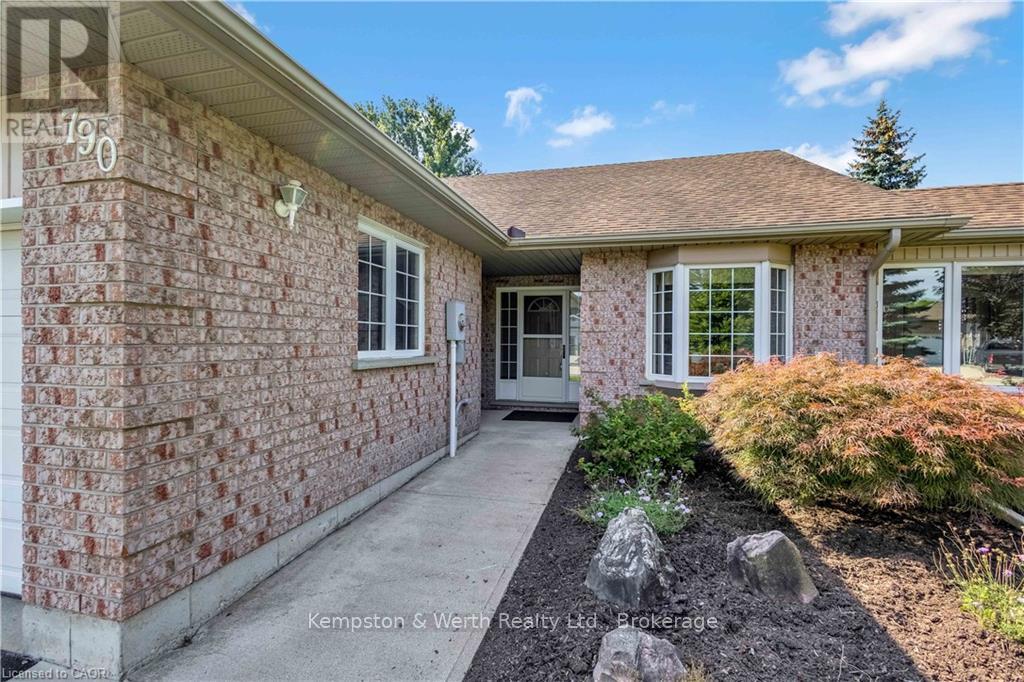790 Lavery Street, North Perth, Ontario  N4W 3T4 - Photo 4 - X12432121