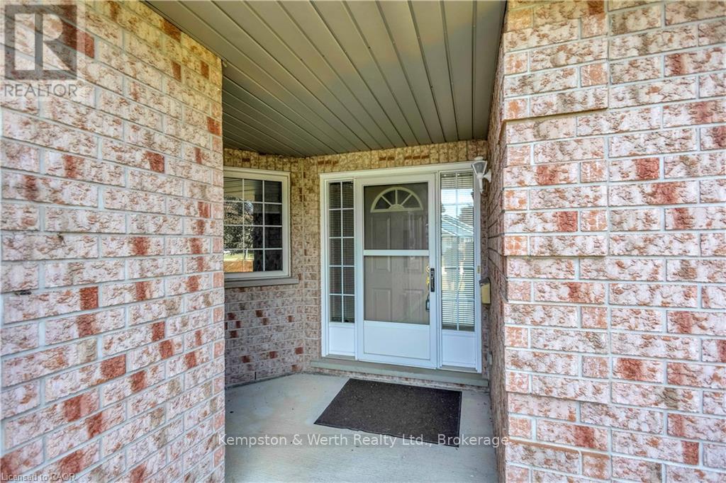 790 Lavery Street, North Perth, Ontario  N4W 3T4 - Photo 5 - X12432121