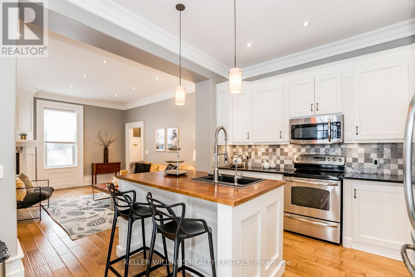 329 Park Avenue, Newmarket, Ontario  L3Y 1V4 - Photo 11 - N12422206
