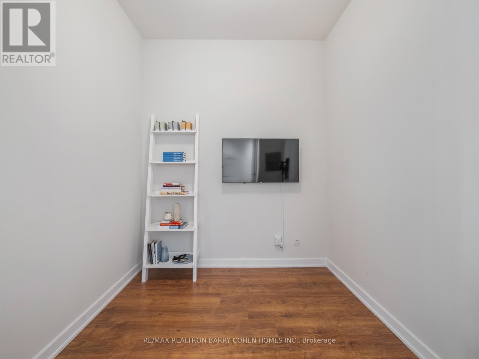 307 - 380 Macpherson Avenue, Toronto, Ontario  M4V 3E3 - Photo 3 - C12432002