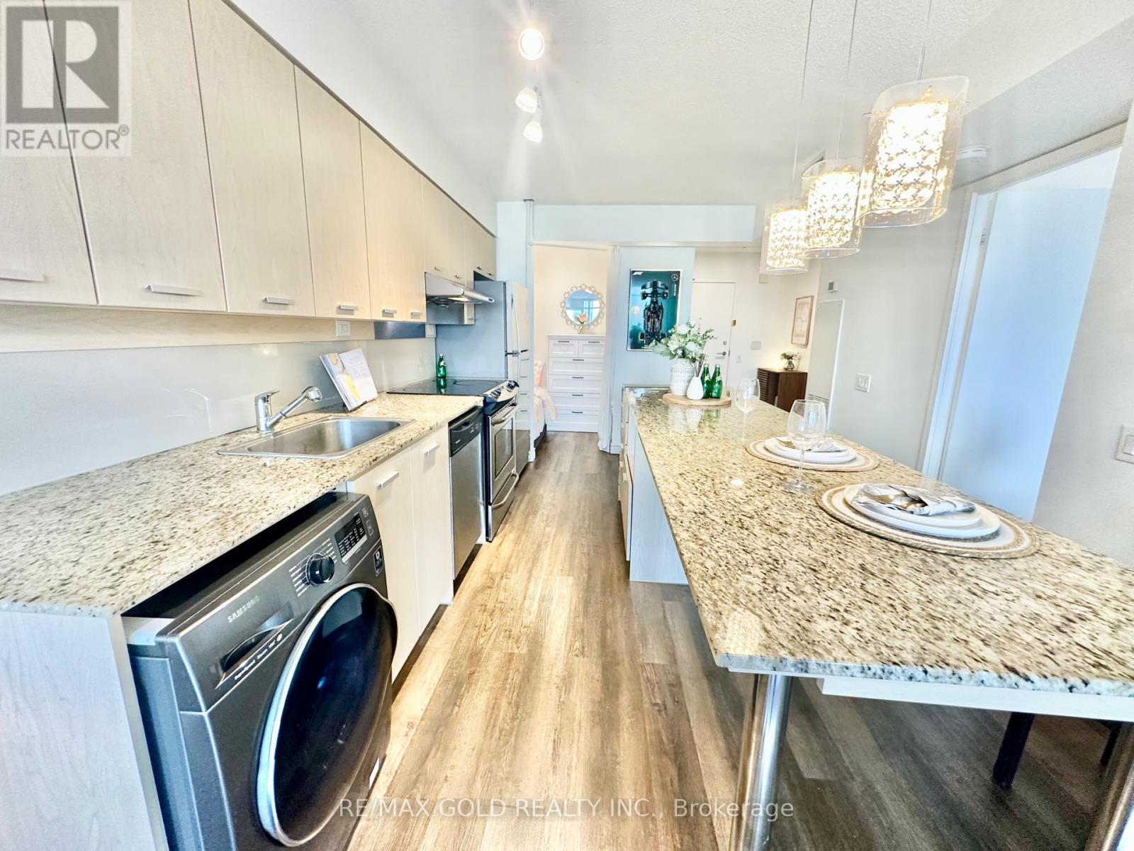 1210 - 29 Singer Court, Toronto, Ontario  M2K 0B3 - Photo 18 - C12432025