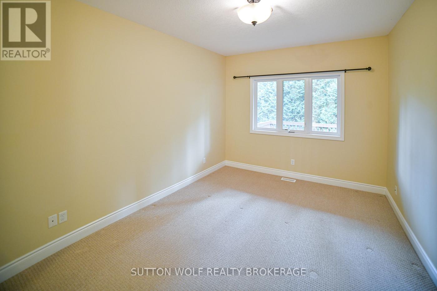 7 - 384 Head Street N, Strathroy-Caradoc, Ontario  N7G 2J9 - Photo 12 - X12432193