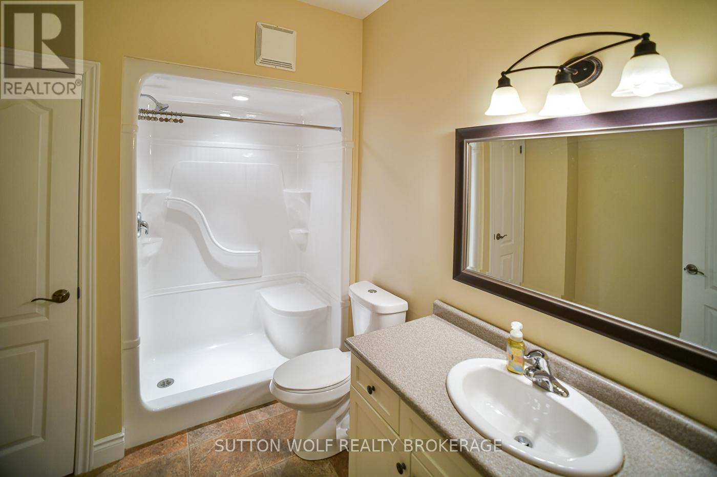 7 - 384 Head Street N, Strathroy-Caradoc, Ontario  N7G 2J9 - Photo 15 - X12432193