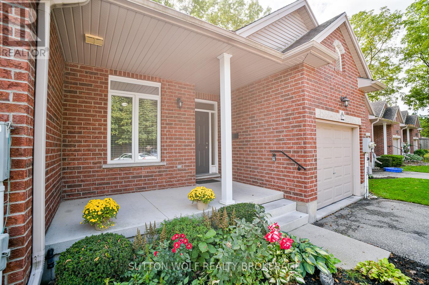 7 - 384 Head Street N, Strathroy-Caradoc, Ontario  N7G 2J9 - Photo 2 - X12432193