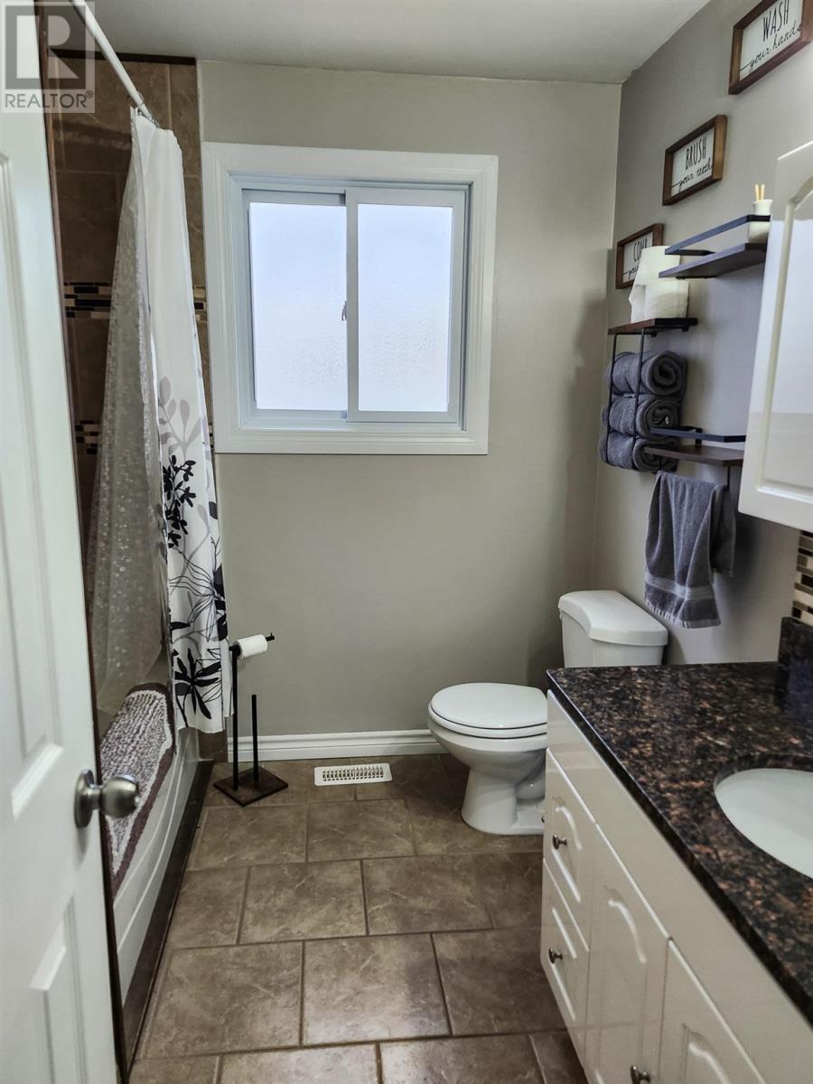 204 Centennial Dr, Longlac, Ontario  P0T 2A0 - Photo 16 - TB251786