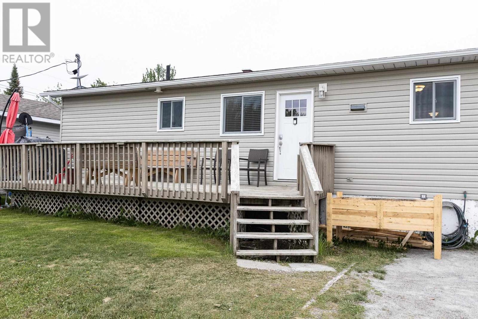 204 Centennial Dr, Longlac, Ontario  P0T 2A0 - Photo 5 - TB251786