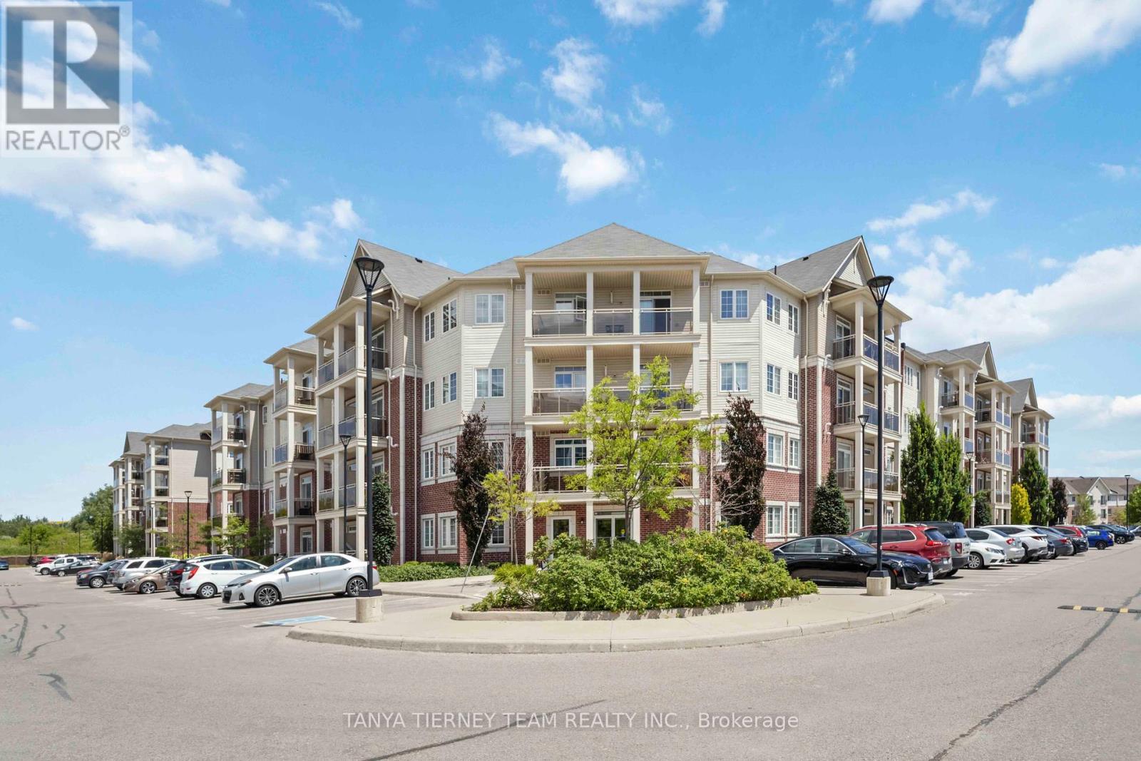 404 - 84 Aspen Springs Drive, Clarington, Ontario  L1C 0V3 - Photo 4 - E12432064