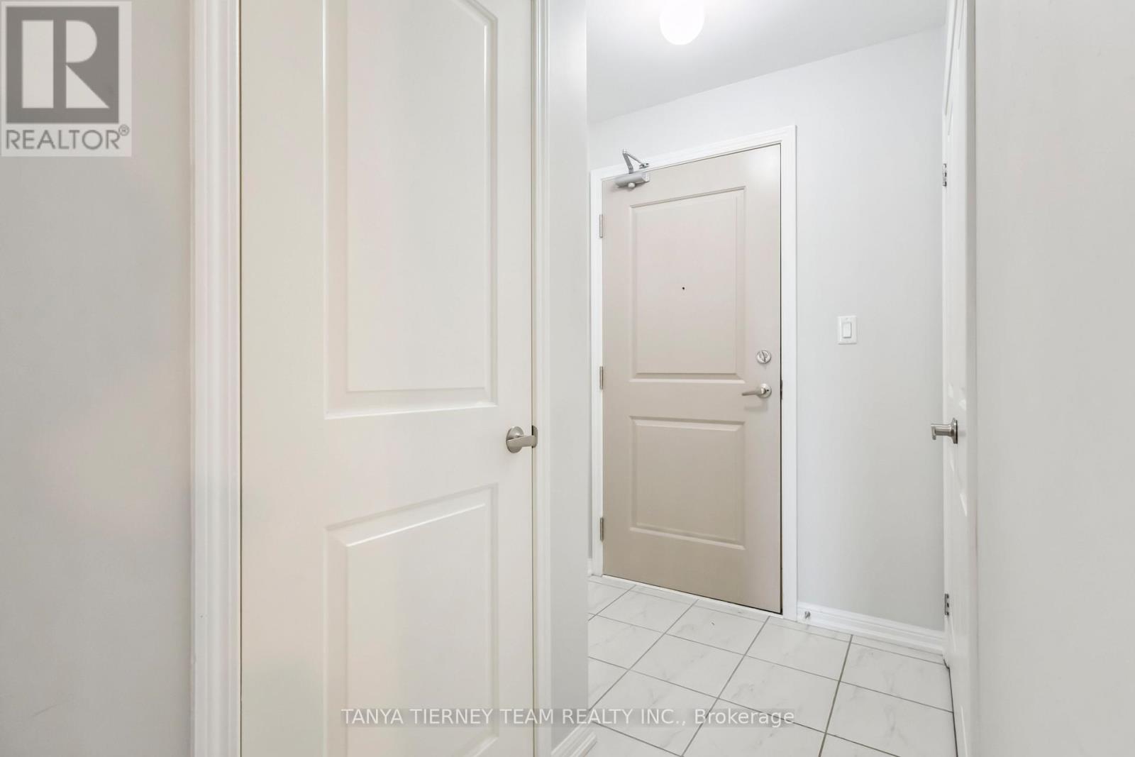 404 - 84 Aspen Springs Drive, Clarington, Ontario  L1C 0V3 - Photo 8 - E12432064