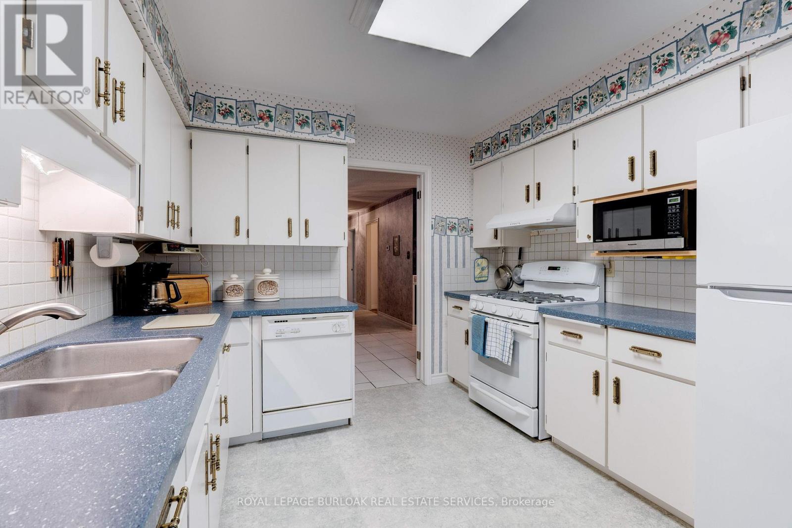 43 Acredale Drive, Hamilton, Ontario  L0R 1H2 - Photo 10 - X12420961