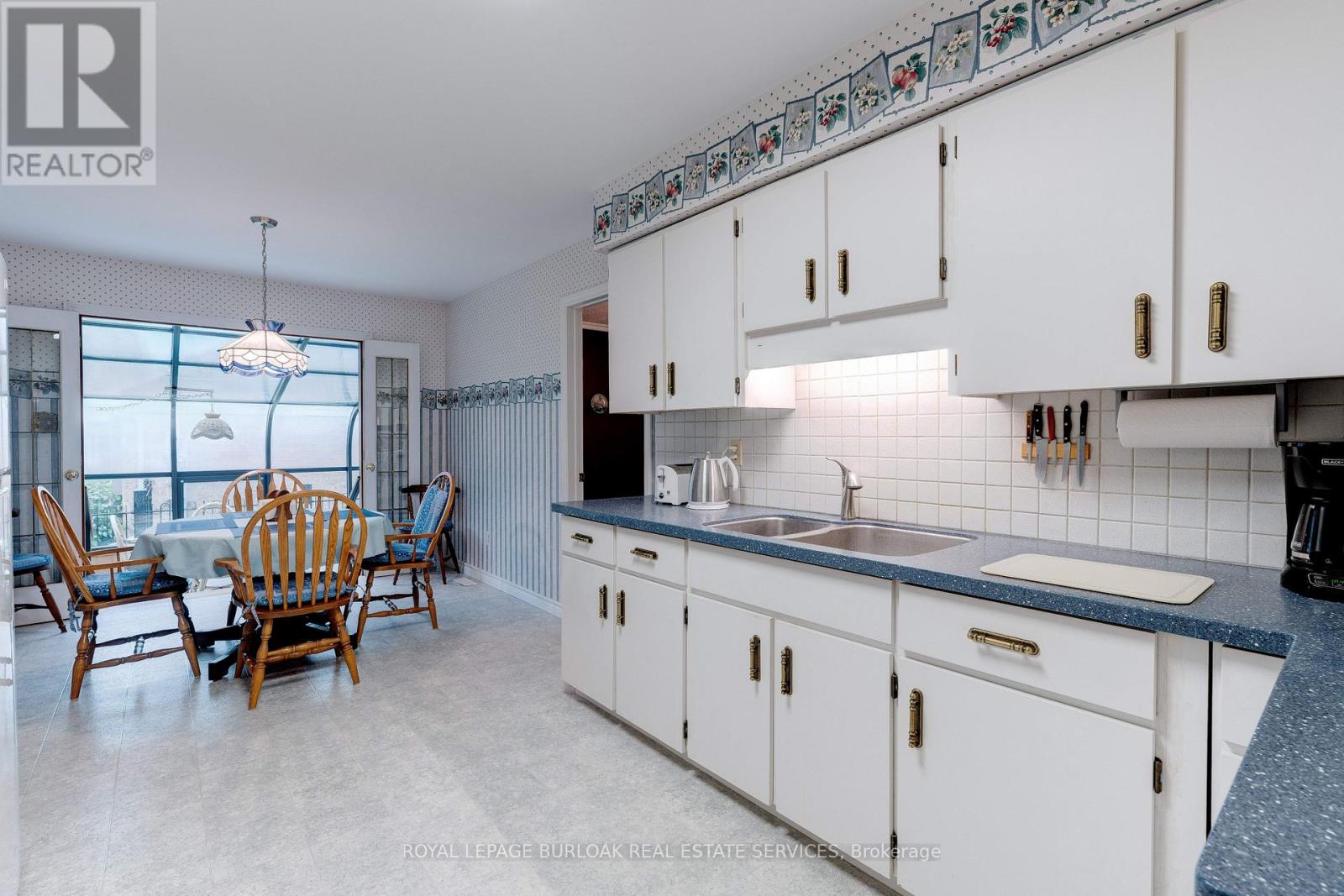 43 Acredale Drive, Hamilton, Ontario  L0R 1H2 - Photo 12 - X12420961