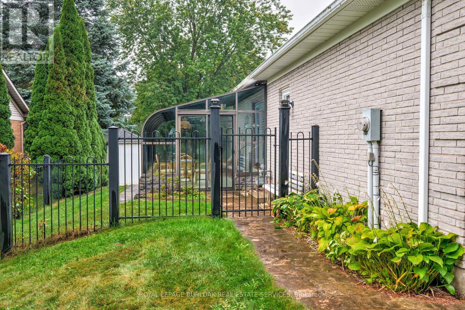 43 Acredale Drive, Hamilton, Ontario  L0R 1H2 - Photo 36 - X12420961