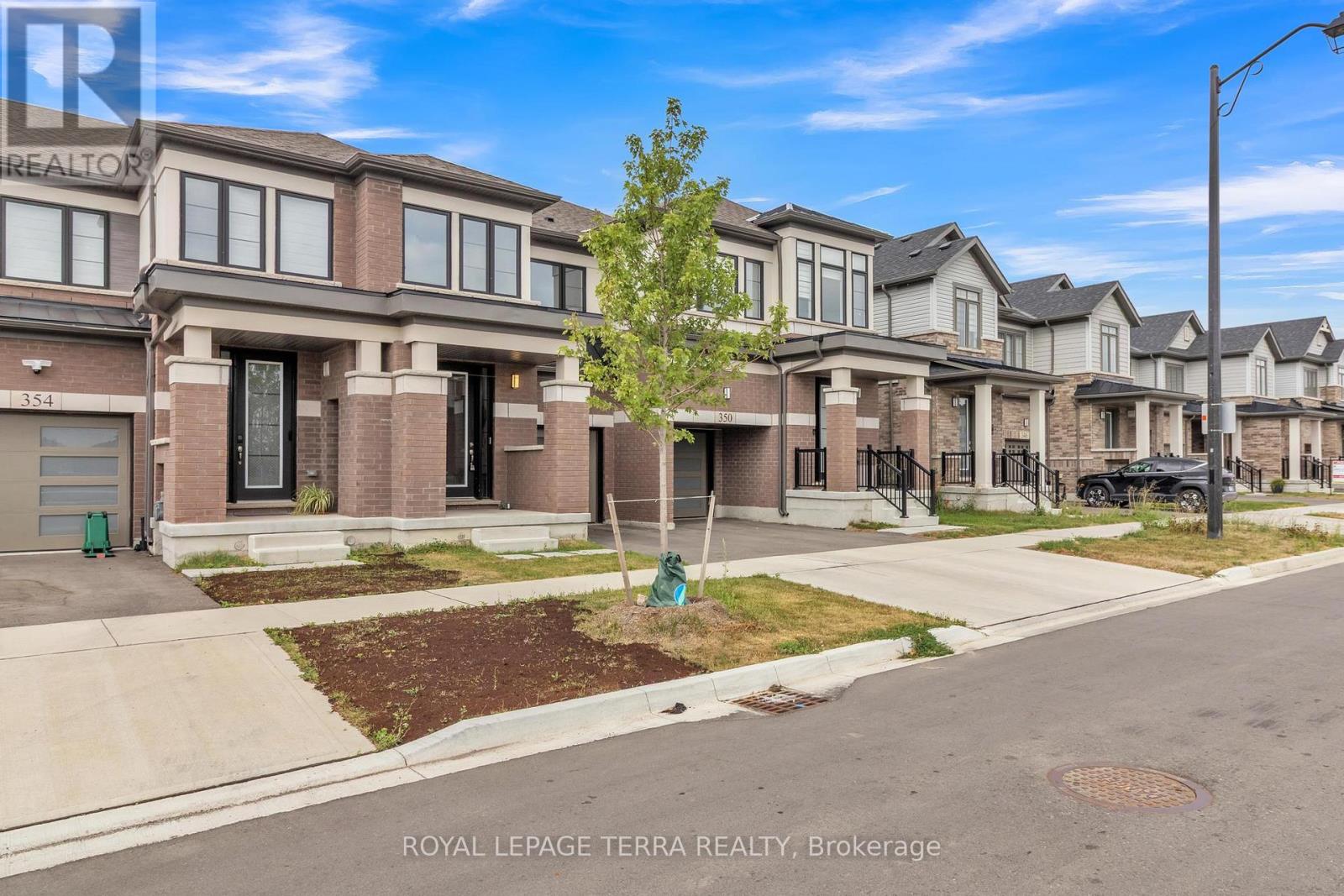 352 Bismark Drive, Cambridge, Ontario  N1S 0C6 - Photo 5 - X12427093