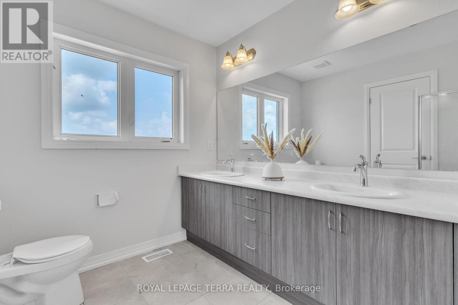 352 Bismark Drive, Cambridge, Ontario  N1S 0C6 - Photo 39 - X12427093