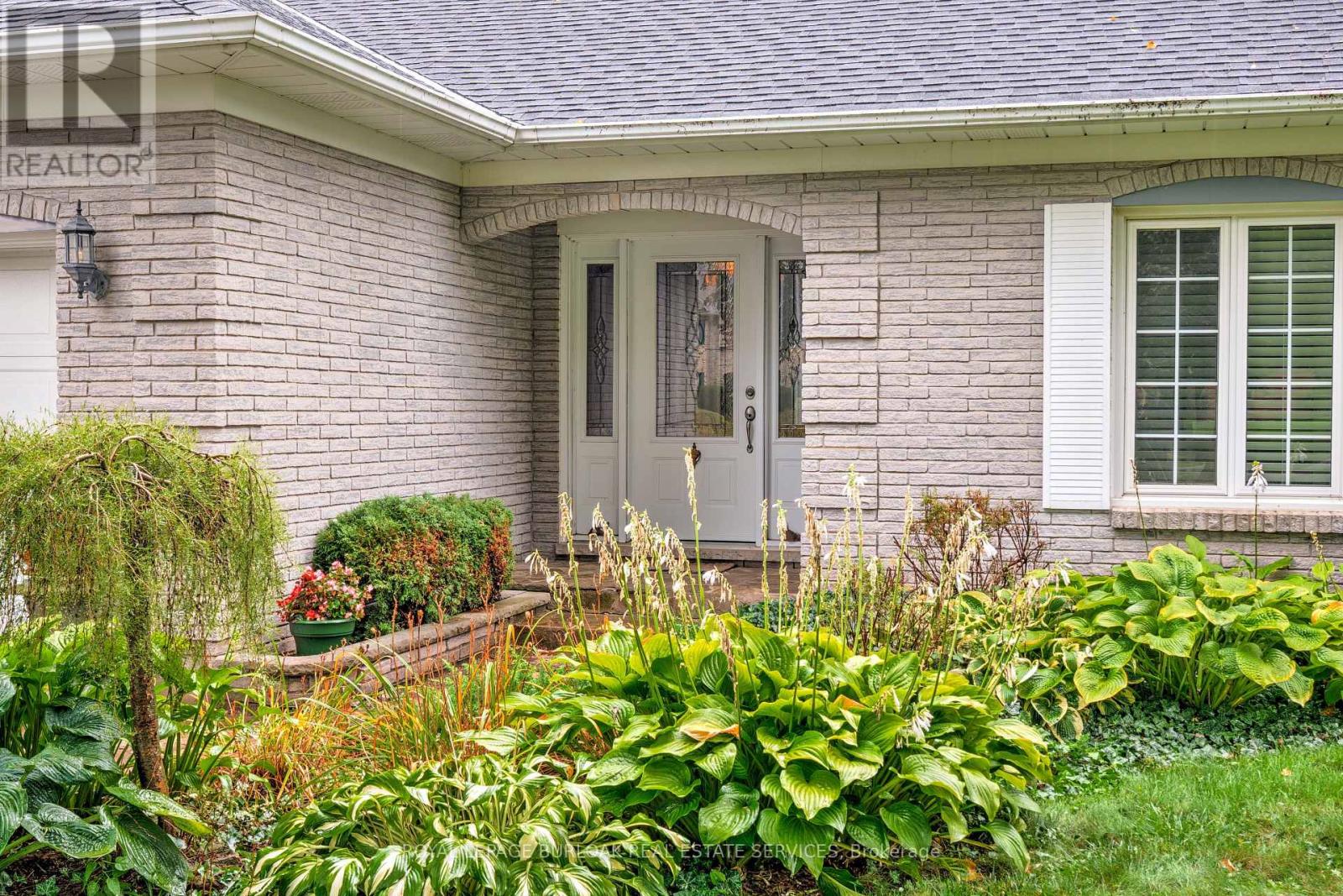 43 Acredale Drive, Hamilton, Ontario  L0R 1H2 - Photo 3 - X12420961