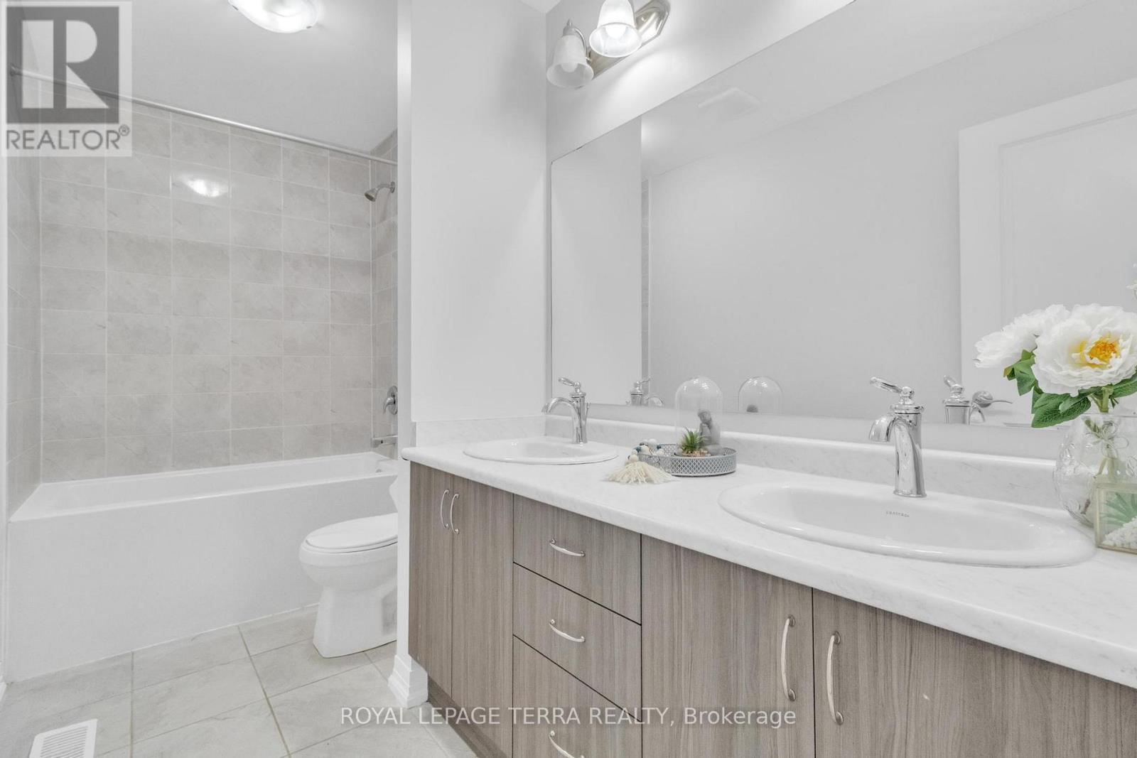 352 Bismark Drive, Cambridge, Ontario  N1S 0C6 - Photo 43 - X12427093